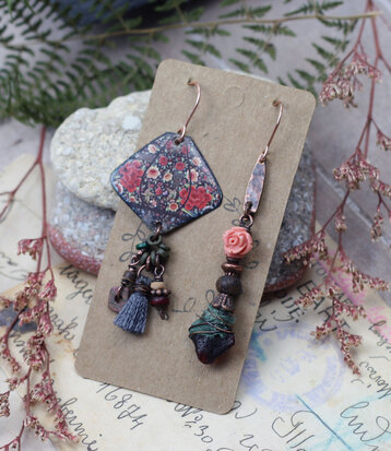 Gypsy floral earrings with amber