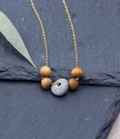 Short necklace Sea pebbles