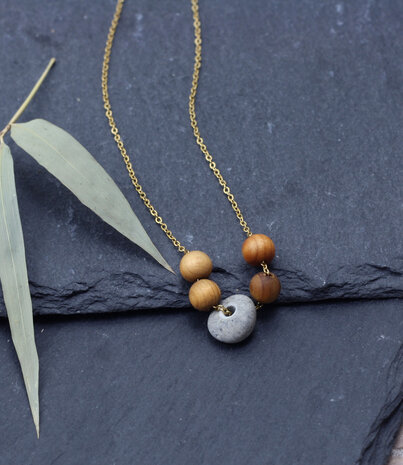 Short necklace Sea pebbles