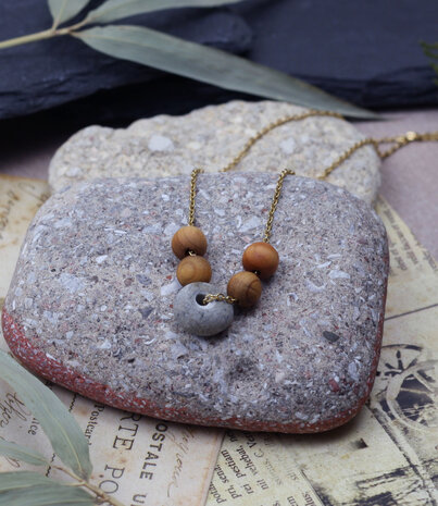 Short necklace Sea pebbles