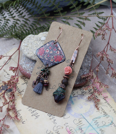 Gypsy floral earrings with amber